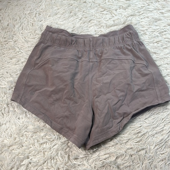 Lululemon Inner Glow Short 3" - Picture 4 of 5